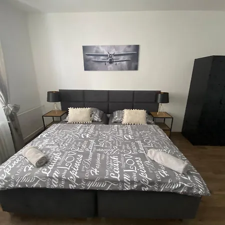 Cerna Ruze - 3 * Plzen