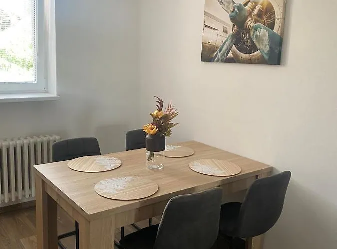 Cerna Ruze - 3 Apartment *