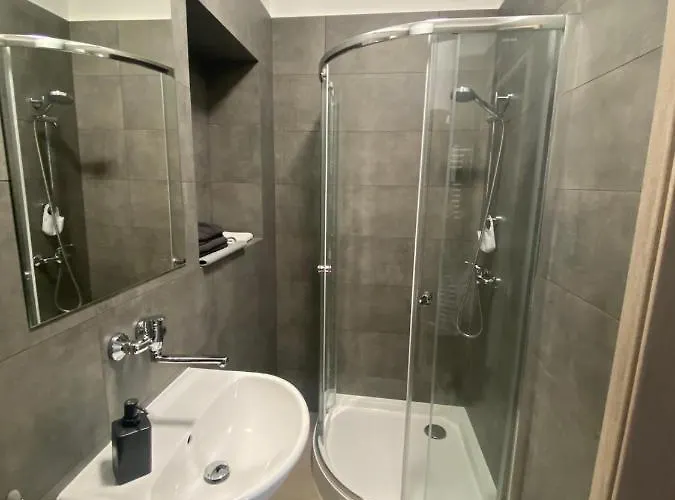 Cerna Ruze - 3 Plzen