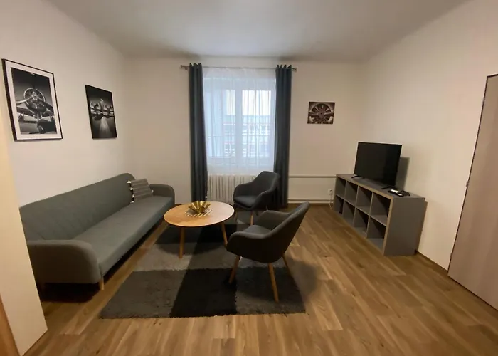 Cerna Ruze - 3 Daire