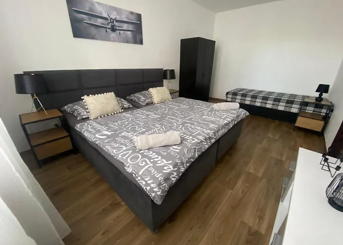 Cerna Ruze - 3 Plzen