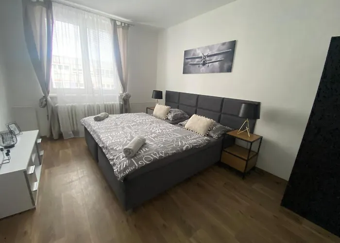 Daire Cerna Ruze - 3 *